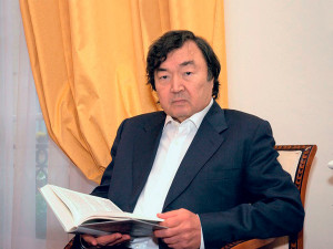 Олжас Сулейменов